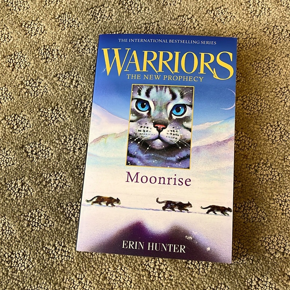 Warrior cats moon rise soft cover by erin hunter